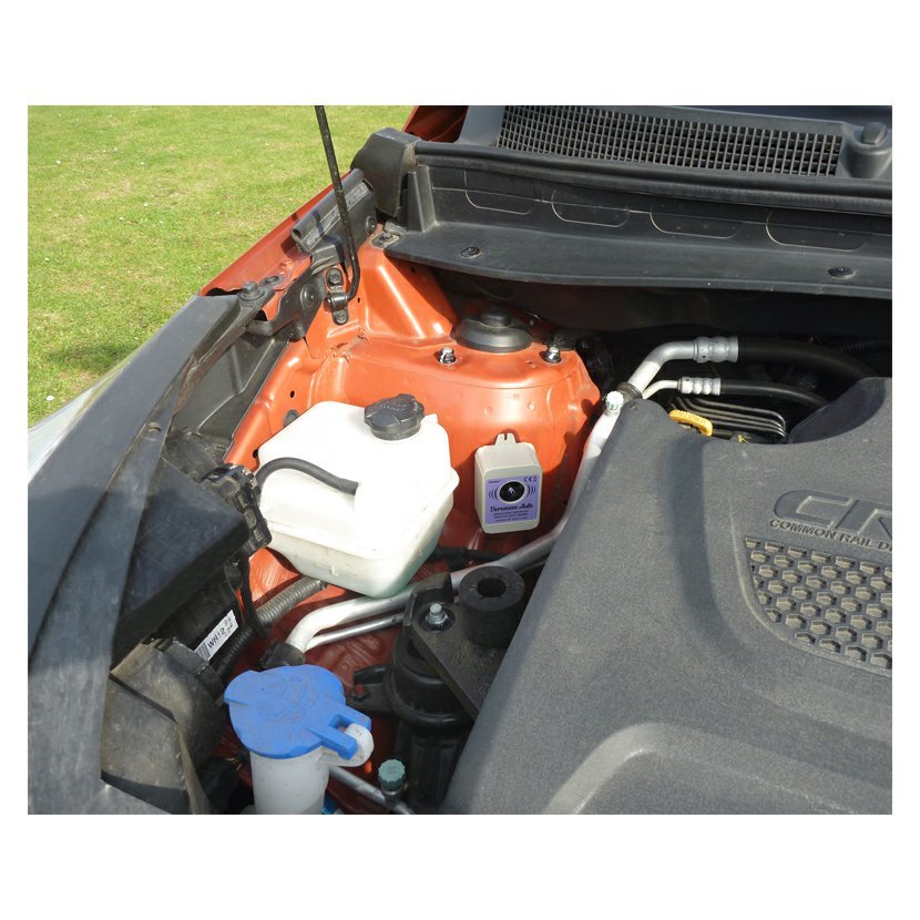 Deramax-Auto Ultrazvukový odpudzovač-plašič kún a hlodavcov do auta