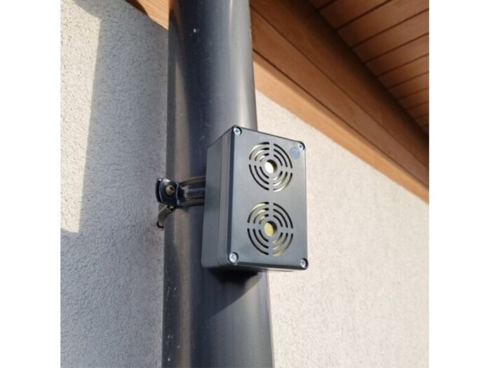 Vodotesný, ultrazvukový odpudzovač na kuny, myši a potkany VIANO OB2 • Kliešť.sk